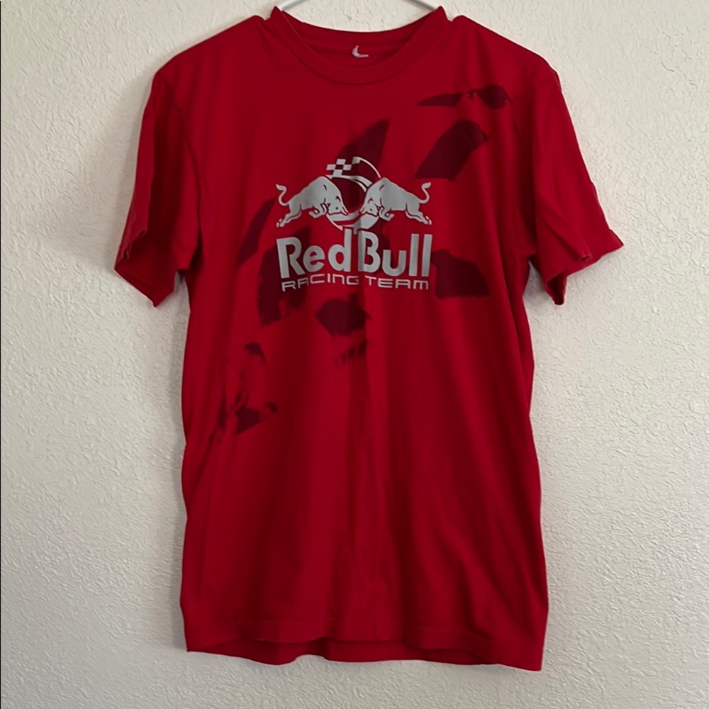 Men’s tshirt.
Red Bull Racing. 
38” chest